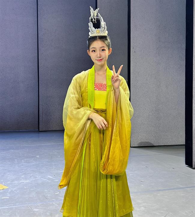 朱玥嘉.jpg