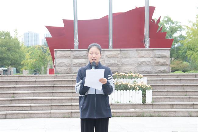 学生发言.JPG